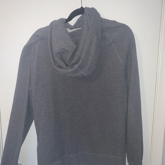 Roots sweatshirt - Picture 2 of 2